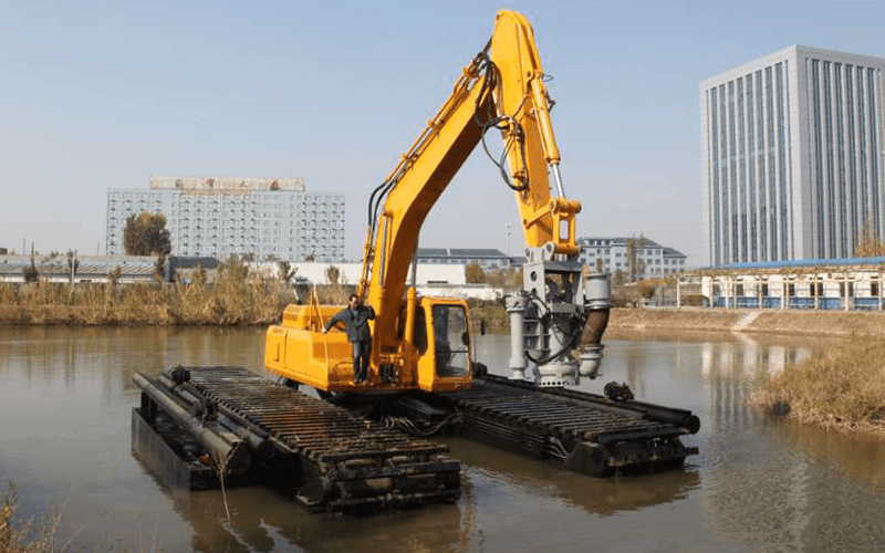 Global Amphibious Excavator Market Overview And Future Growth 2022-2028